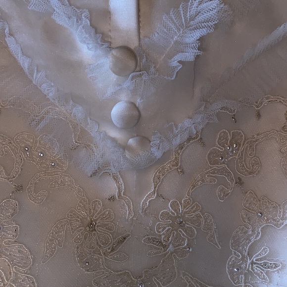 Oleg Cassini Ivory Wedding Dress with Train - Picture 14 of 14